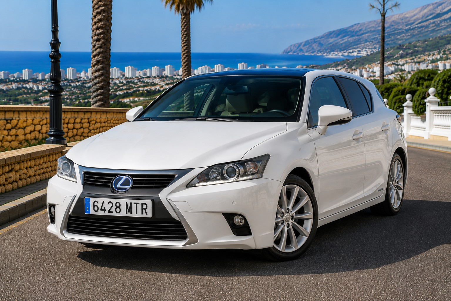 Lexus CT200h — фото 1