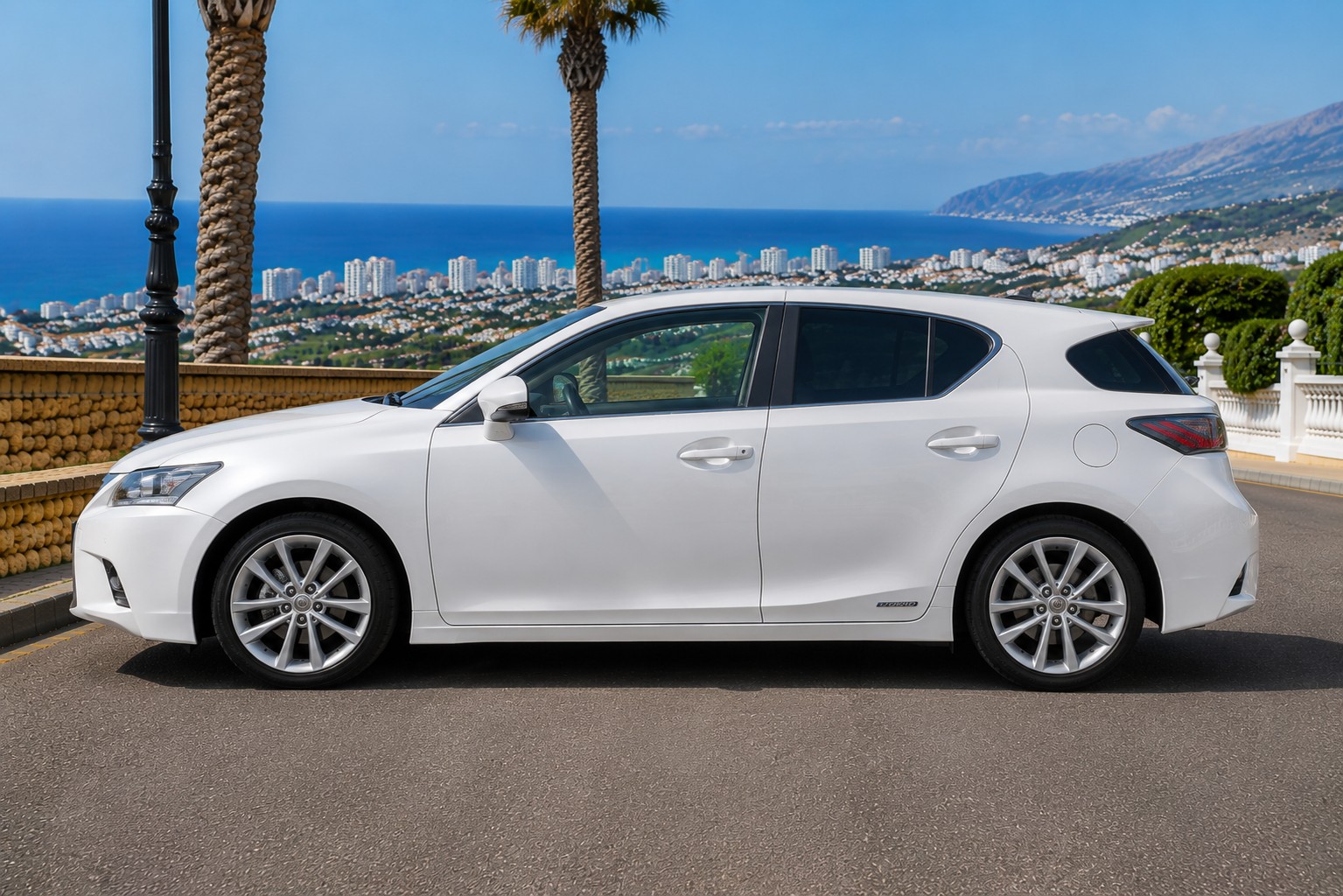 Lexus CT200h — фото 3