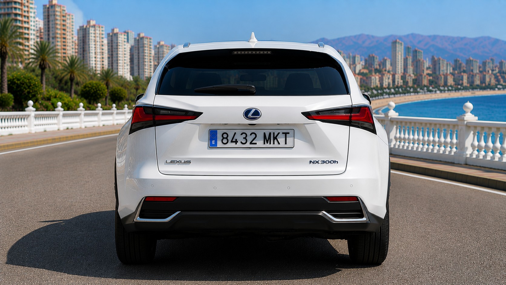 Lexus NX300h — фото 5