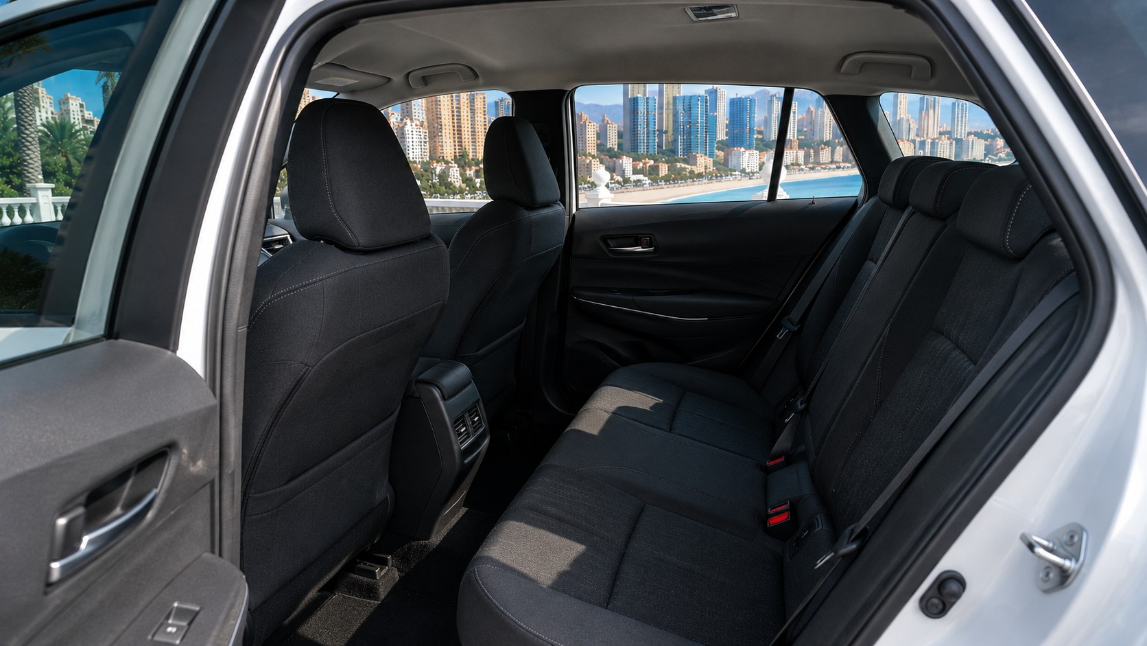 Toyota Corolla универсал — фото 7