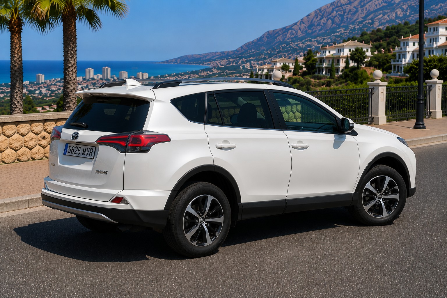 Toyota RAV4 Hybrid — фото 5
